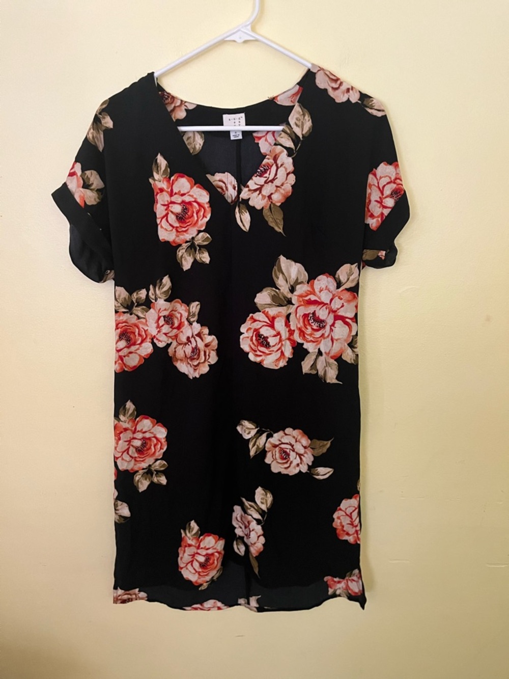 A new day Floral V-Neck Short Sleeve Dress Black with Pink Roses